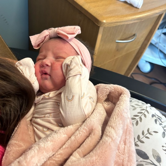 evacharlottesblessing@myshopify.com check it like my page โค๏ธ๐ฉท like to be notifi - Picture 7 of 9